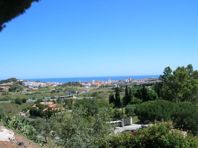 Gran finca con vistas a mar y montaña.