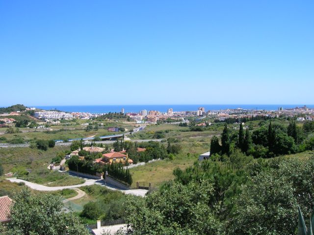 Gran finca con vistas a mar y montaña.