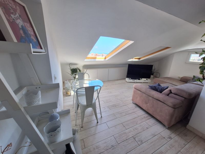 Excelente y acogedor atico con garaje, piscina e impresionantes vistas en Los Pacos, Fuengirola