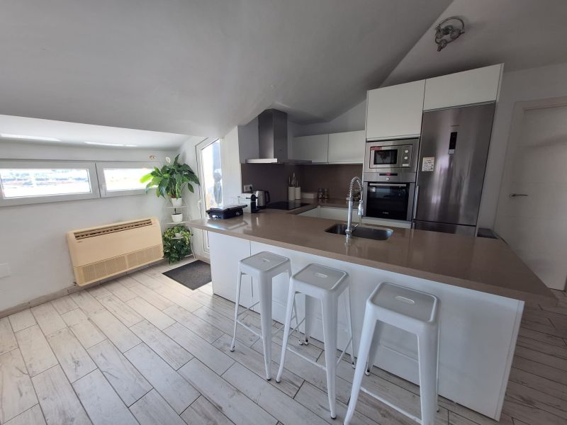 Excelente y acogedor atico con garaje, piscina e impresionantes vistas en Los Pacos, Fuengirola