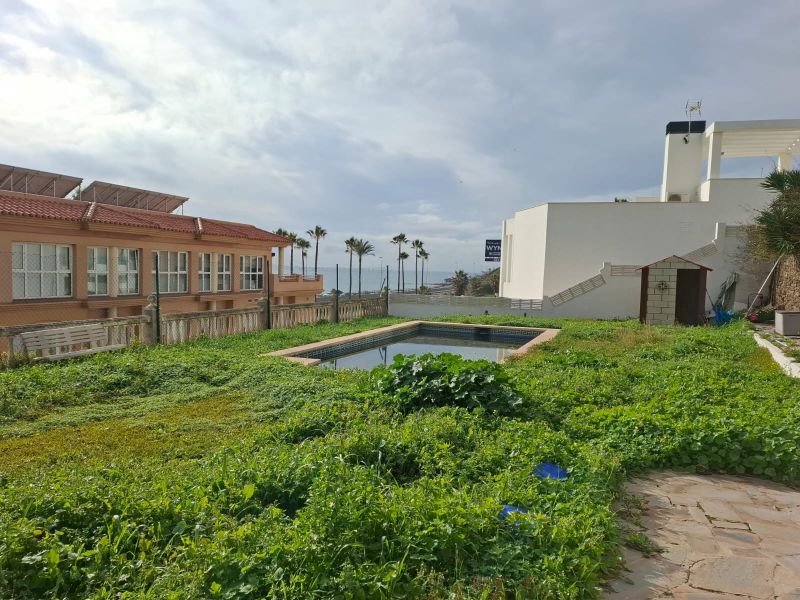 Amplio chalet independiente con vistas al mar