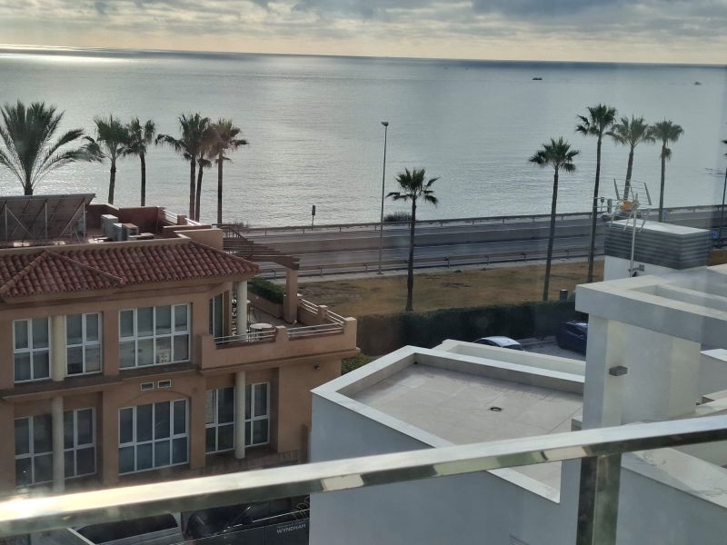 Amplio chalet independiente con vistas al mar