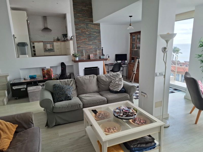 Amplio chalet independiente con vistas al mar