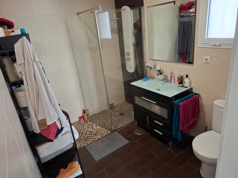 Amplio chalet independiente con vistas al mar