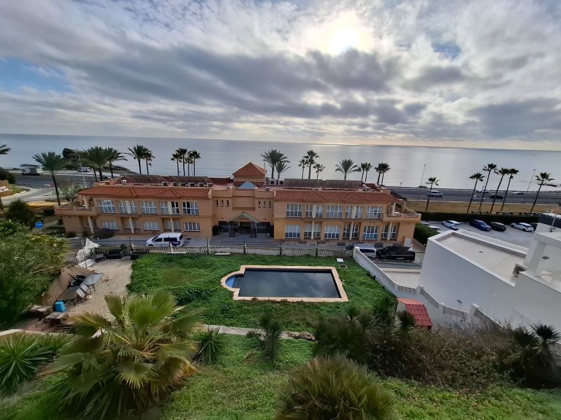 Amplio chalet independiente con vistas al mar