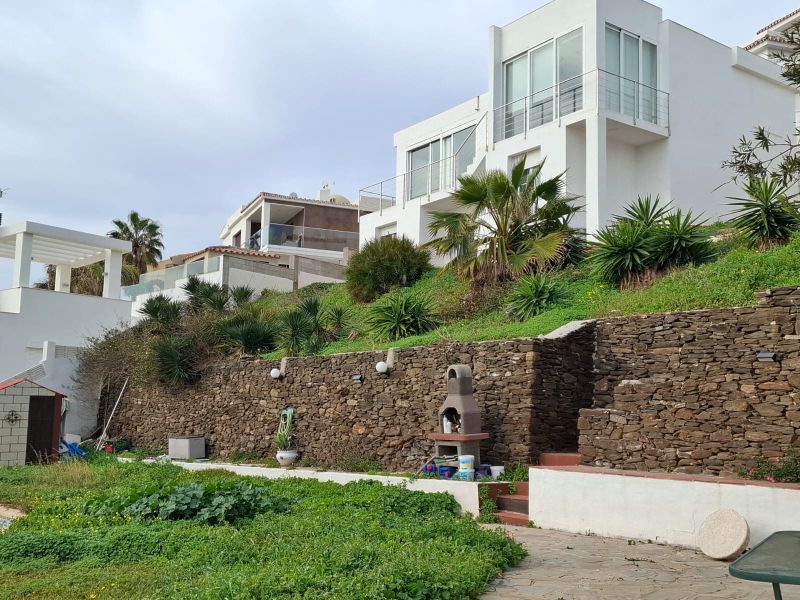 Amplio chalet independiente con vistas al mar