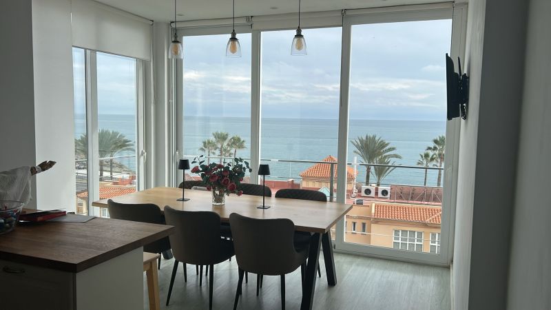 Amplio chalet independiente con vistas al mar