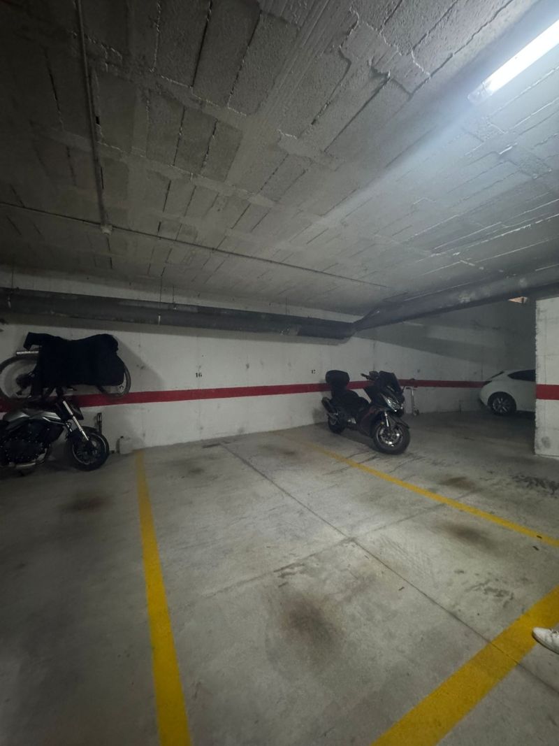 Bonito piso situado en Los Pacos, Fuengirola, con piscina y parking incluido