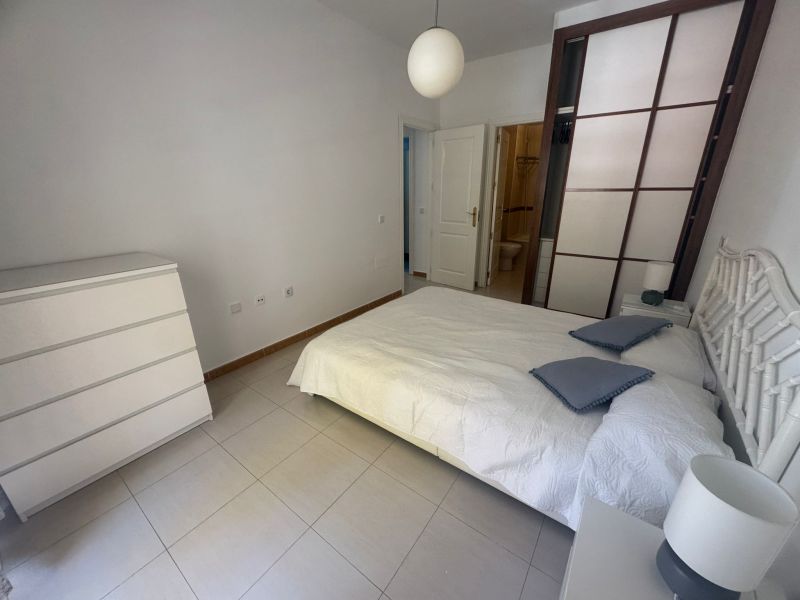 Bonito piso situado en Los Pacos, Fuengirola, con piscina y parking incluido