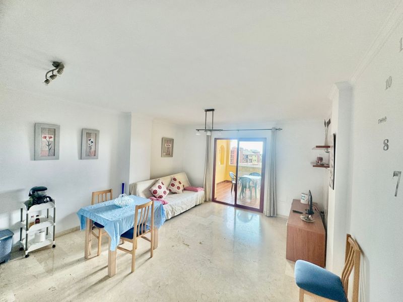 fANTASTICO OPORTUNIDAD EN LOS PACOS, FUENGIROLA.