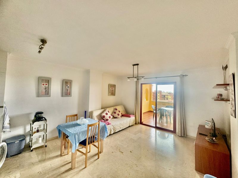 fANTASTICO OPORTUNIDAD EN LOS PACOS, FUENGIROLA.