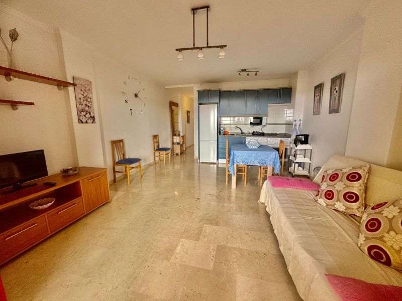 fANTASTICO OPORTUNIDAD EN LOS PACOS, FUENGIROLA.