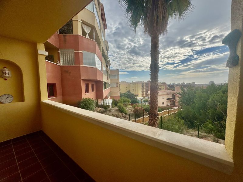 fANTASTICO OPORTUNIDAD EN LOS PACOS, FUENGIROLA.