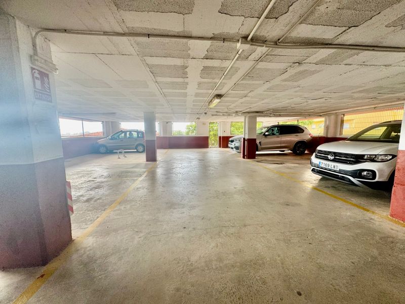 fANTASTICO OPORTUNIDAD EN LOS PACOS, FUENGIROLA.