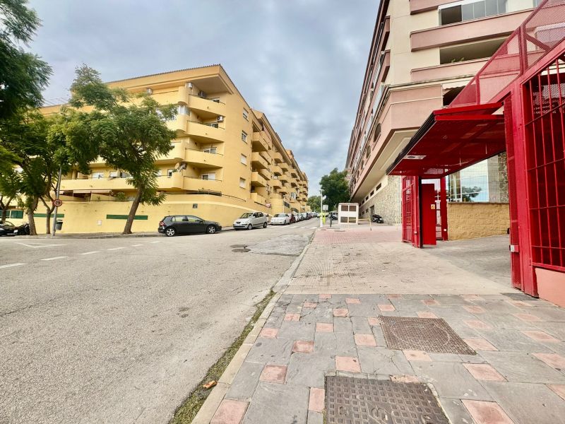 fANTASTICO OPORTUNIDAD EN LOS PACOS, FUENGIROLA.