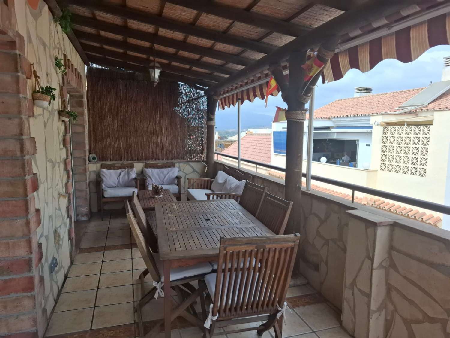 Atico con terraza amplia para disfrutar en Campanilla
