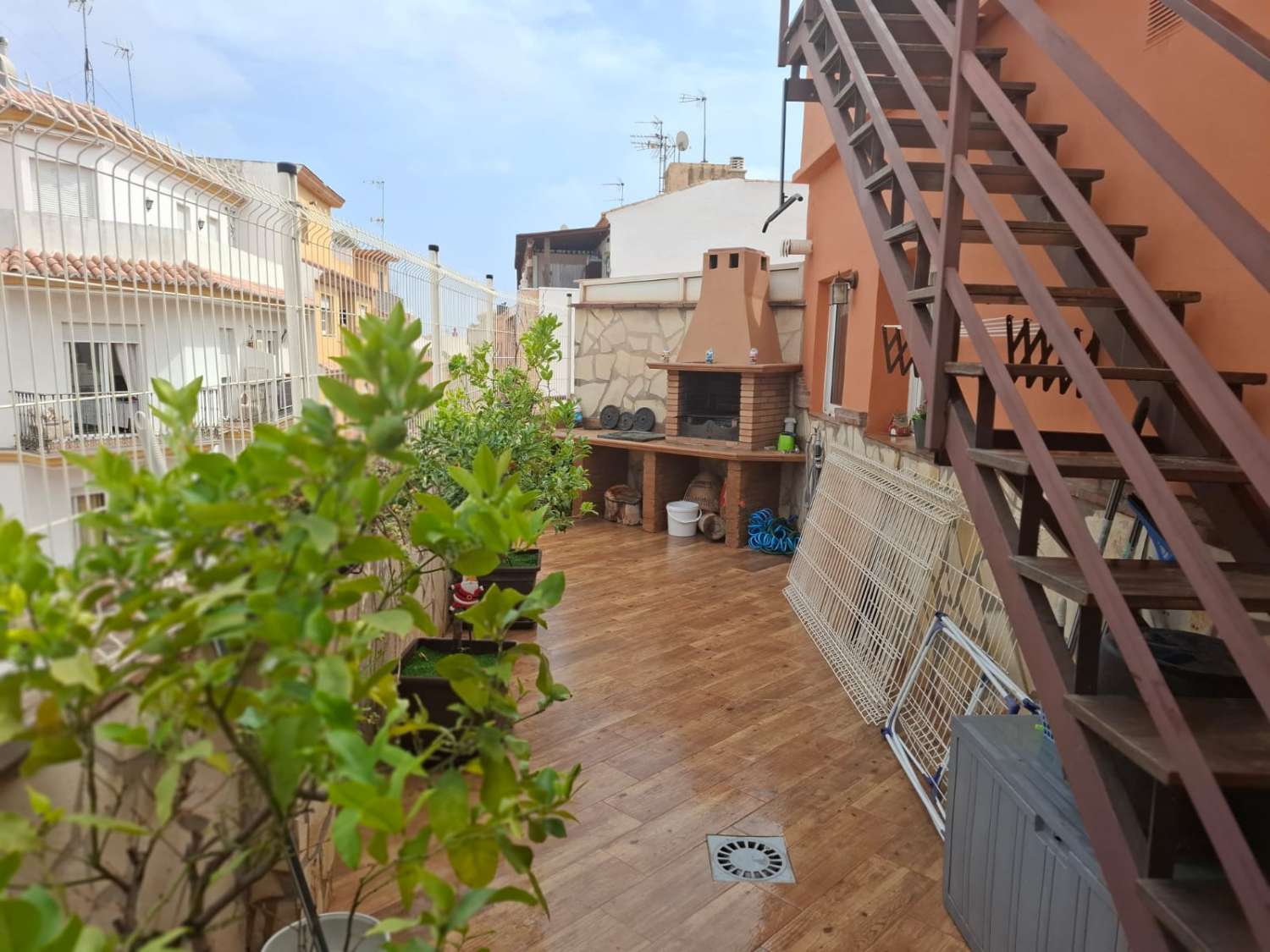 Atico con terraza amplia para disfrutar en Campanilla