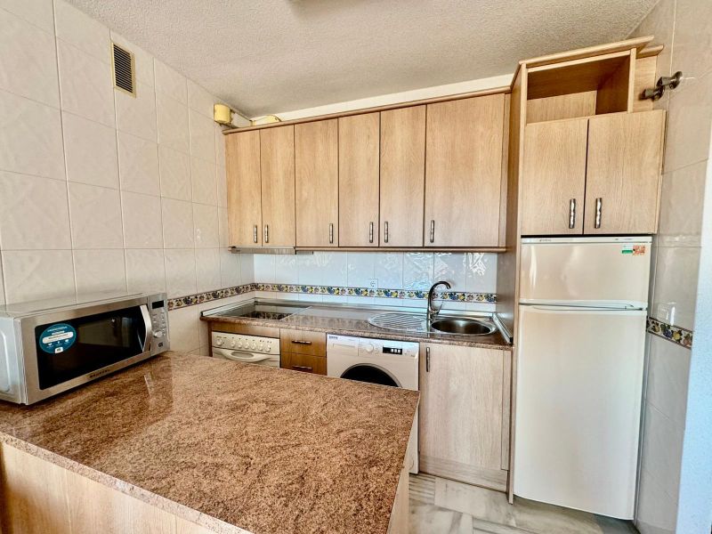 Magnifico piso de 2 dormitorios/2maños con terraza, piscina y parking comunitario