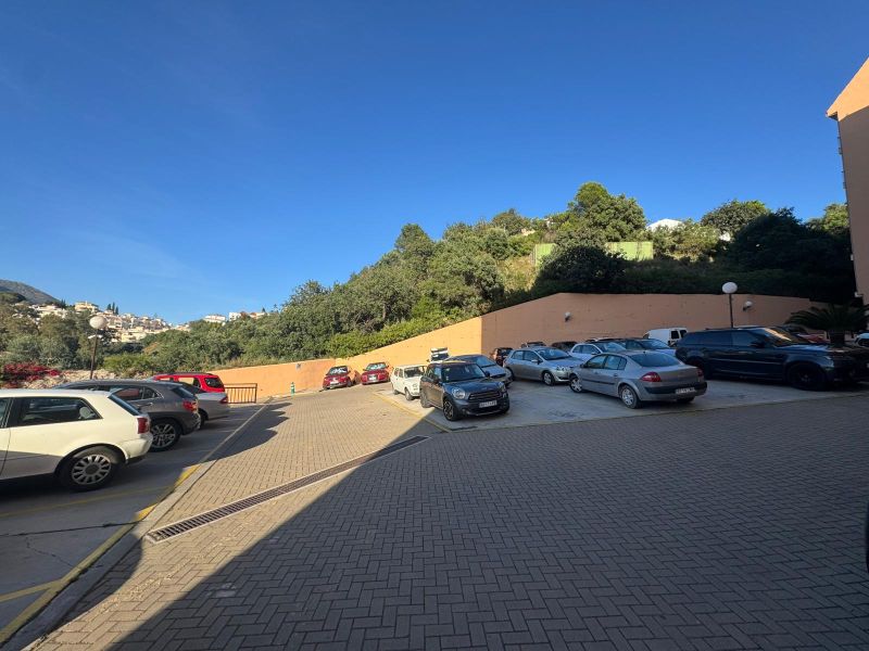 Magnifico piso de 2 dormitorios/2maños con terraza, piscina y parking comunitario