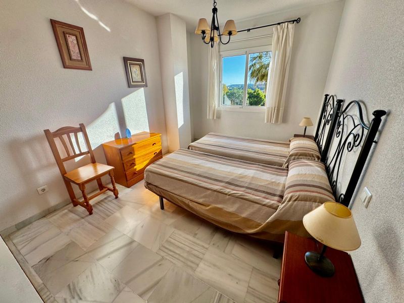 Magnifico piso de 2 dormitorios/2maños con terraza, piscina y parking comunitario