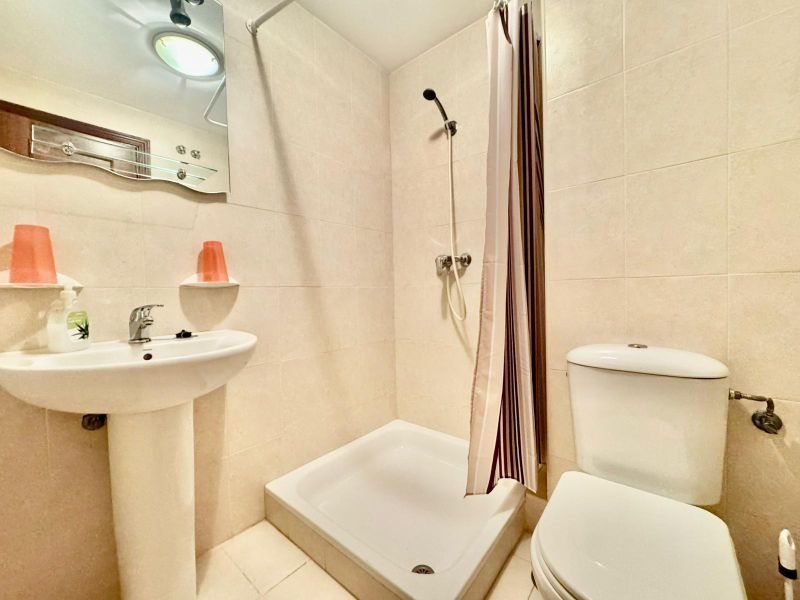 Magnifico piso de 2 dormitorios/2maños con terraza, piscina y parking comunitario
