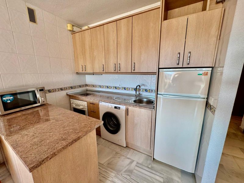 Magnifico piso de 2 dormitorios/2maños con terraza, piscina y parking comunitario