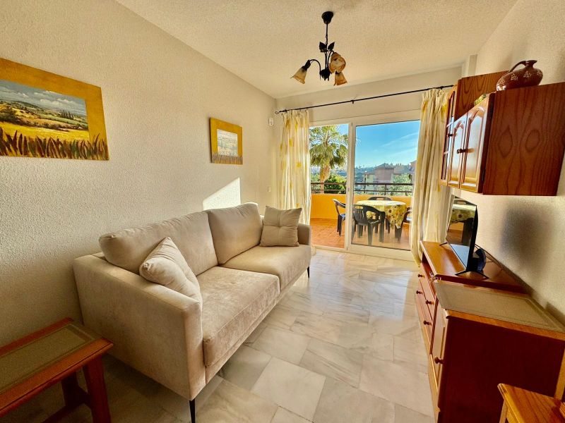 Magnifico piso de 2 dormitorios/2maños con terraza, piscina y parking comunitario