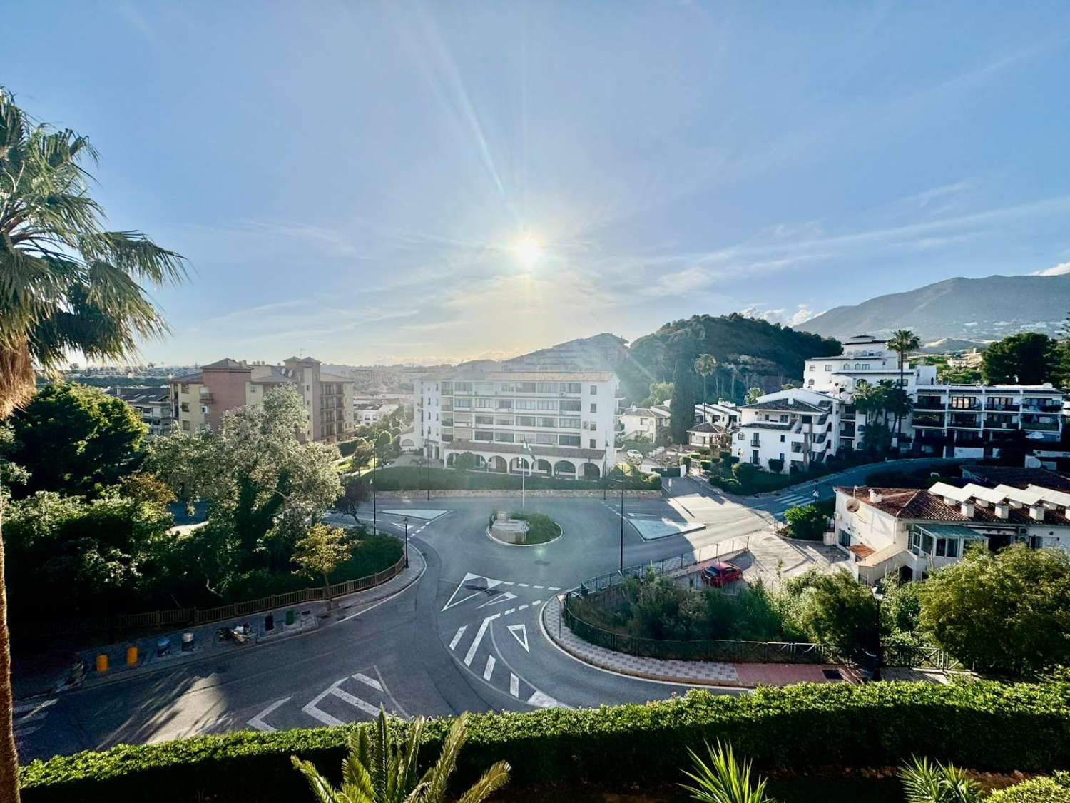 Magnifico piso de 2 dormitorios/2maños con terraza, piscina y parking comunitario