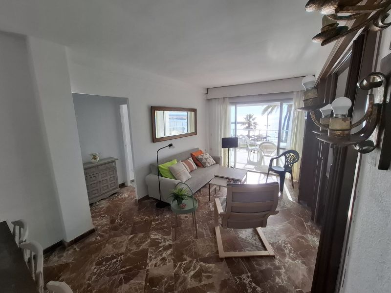 Gran piso en primera linea de Paseo Maritimo del centro de Fuengirola con garaje incluido