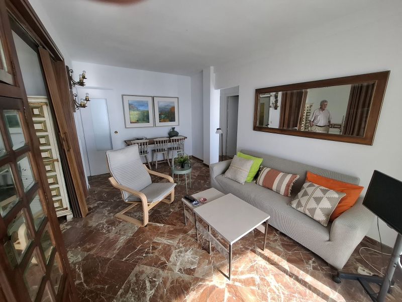 Gran piso en primera linea de Paseo Maritimo del centro de Fuengirola con garaje incluido