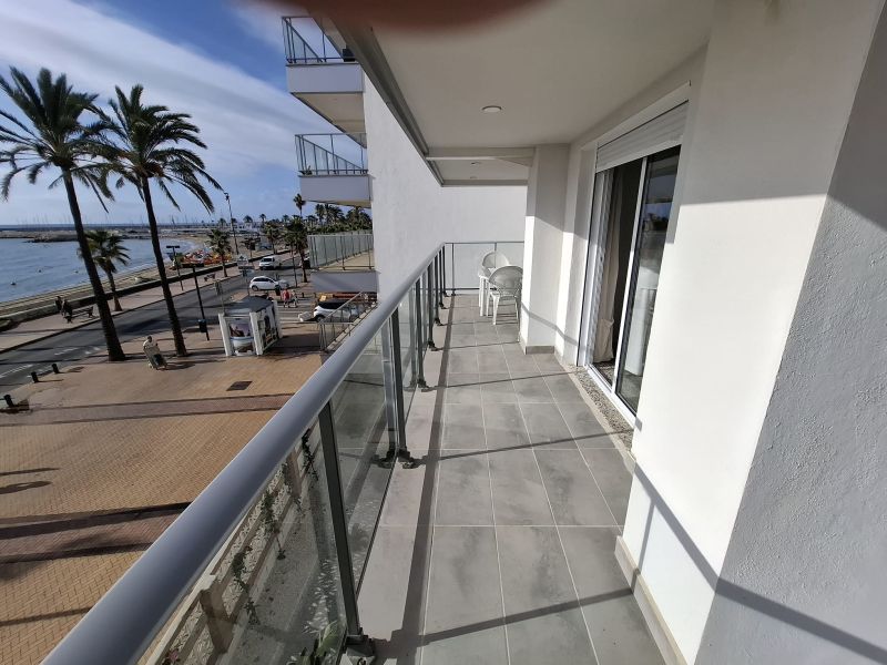 Gran piso en primera linea de Paseo Maritimo del centro de Fuengirola con garaje incluido