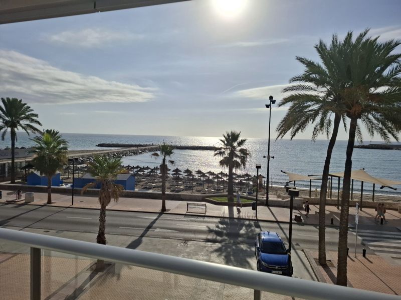 Gran piso en primera linea de Paseo Maritimo del centro de Fuengirola con garaje incluido