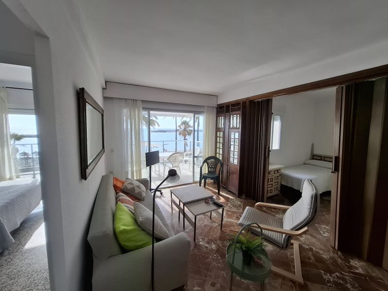 Gran piso en primera linea de Paseo Maritimo del centro de Fuengirola con garaje incluido